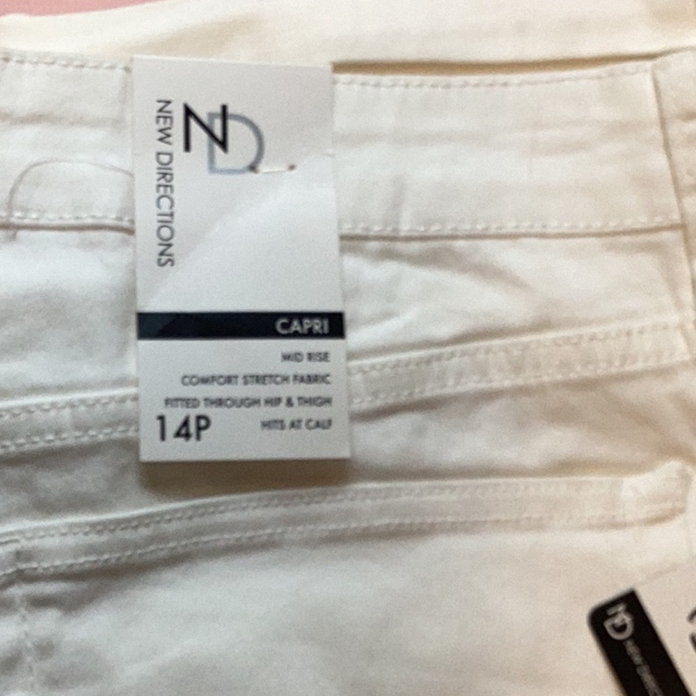 Ladies New Directions capris.